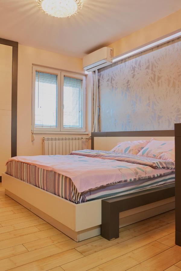 Diamond Butterfly Apartment Skopje Ngoại thất bức ảnh