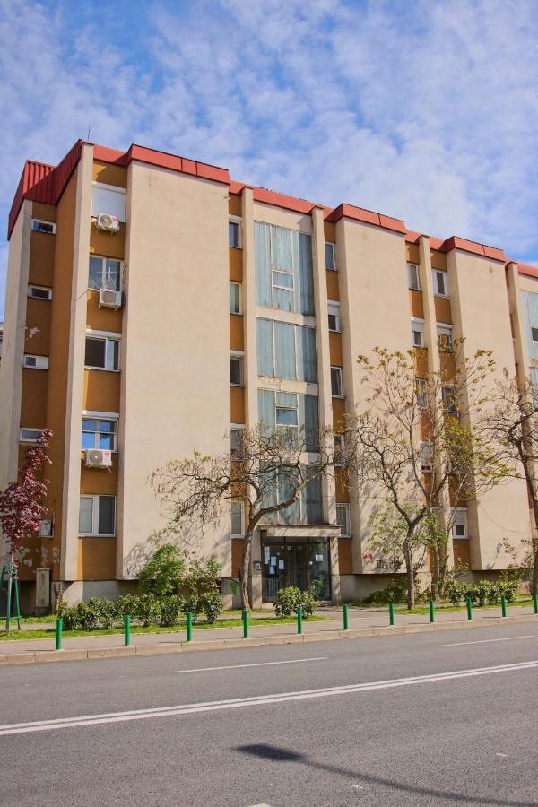 Diamond Butterfly Apartment Skopje Ngoại thất bức ảnh